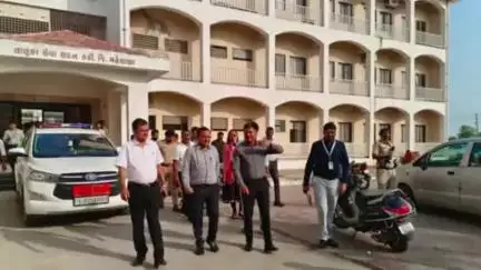 કડી: કડી વિધાનસભાની પેટા ચૂંટણીમાં 2 ડમી ફોર્મ રદ્દ થયાં,ત્રણ ઉમેદવારોએ ફોર્મ પરત ખેંચી લેતાં 8 ઉમેદવાર વચ્ચે ચૂંટણી યોજાશે