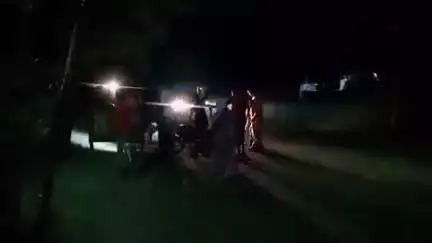डेरापुर: मंगलपुर कस्बे में चलती बाइक पर कूदा आवारा गौवंश, तीन लोग हुए जख्मी, आसपास मौजूद लोगों ने गौवंश को खदेड़ा