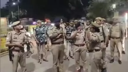 बुलंदशहर: गुलावठी थाना क्षेत्र में अपर पुलिस अधीक्षक नगर ने पुलिस फोर्स के साथ किया पैदल मार्च