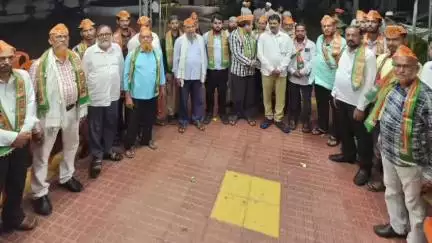 ସୁକିନ୍ଦା: ଭୁବନେଶ୍ଵର ସ୍ଥିତ ମନ୍ତ୍ରୀଙ୍କ ବାସ ଗୃହରେ ତ୍ରିଜଙ୍ଗା କଲୋନୀର ସଂଖ୍ୟାଲଘୁ ସମ୍ପ୍ରଦାୟର ଅନ୍ୟ ଦଳର କର୍ମୀ ବିଜେପିରେ ସାମିଲ