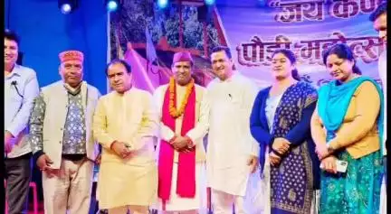 पौड़ी: जय कंडोलिया पौड़ी महोत्सव की छठवीं सांस्कृतिक संध्या में प्रीतम भरतवाण के जागरों से गूंज उठा मंच