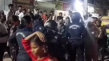 पाली: औद्योगिक थाना इलाके के जोधपुर रोड पर महिला के साथ छेड़छाड़ की शिकायत पर जांच करने पहुंची कालिका पेट्रोलिंग यूनिट की टीम