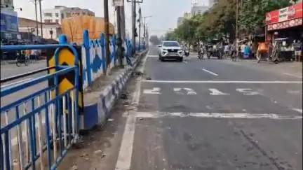 ব্যারাকপুর ২: টিটাগড় বাজার মোড়ে বি টি রোডে লরির ধাক্কা পথচারীকে, মৃত্যু