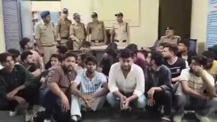 देहरादून: सार्वजनिक स्थानों पर शराब पीने और हुड़दंग करने वालों के खिलाफ दून पुलिस ने देर रात की कार्रवाई