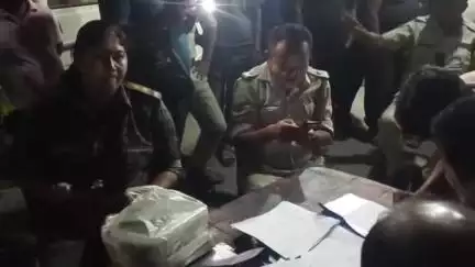 কোচবিহার ২: কোচবিহার খাগড়াবাড়ি থেকে ২০০ গ্রাম ব্রাউন সুগার সহ এক যুবককে গ্রেপ্তার করল পুন্ডিবাড়ী থানার পুলিশ
