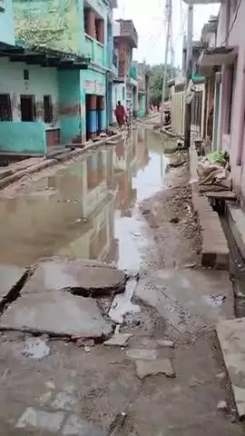 12 वर्ष तक देखा जा रहा है यह सड़क जमानिया स्टेशन वार्ड नंबर 17 का