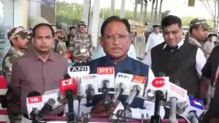 रायपुर: मुख्यमंत्री विष्णु देव साय रायपुर एयरपोर्ट से दिल्ली रवाना, प्रधानमंत्री मोदी से छत्तीसगढ़ के विकास पर करेंगे मुलाकात
