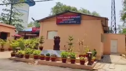 ସୁନ୍ଦରଗଡ ସହର: ବନ ଦୁର୍ଗା ମନ୍ଦିର ଛକ ଠାରେ ଟାଉନ ଥାନା ପୋଲିସ ପକ୍ଷରୁ ଏମ ଭି ଚେକିଂ ୨୦ ରୁ ଅଧିକ ଗାଡ଼ି ରୁ ଜରିମାନା ଆଦାୟ ସୂଚନା