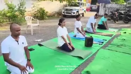 తుని యోగ చేయడం ద్వారా మానసిక విలాసం మరింత పెరుగుతుంది ట్రైన్ డిఎస్పి జీవన వెల్లడి