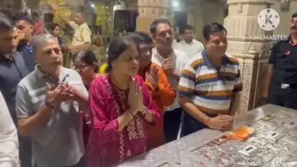 भदेसर: मंडफिया स्थित भगवान सांवलिया सेठ के दर पर अमित शाह की पत्नी सोनल शाह ने परिवार सहित किए दर्शन और पूजा-अर्चना
