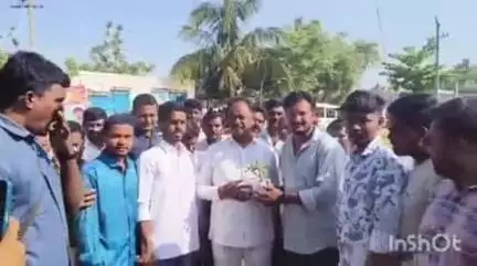 భూపాలపల్లి: బడి ఈడు పిల్లలను ప్రభుత్వ పాఠశాలలో చేర్పించాలి: కమలాపూర్‌లో ఎమ్మెల్యే గండ్ర సత్యనారాయణ రావు