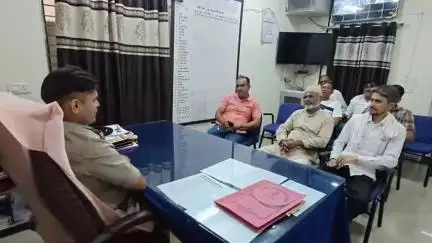 છોટાઉદેપુર: પોલીસ સ્ટેશન ખાતે આ ગામની બકરી ઈદના તેહવારને લઈને શાંતિ સમિતિની બેઠક યોજાઈ.