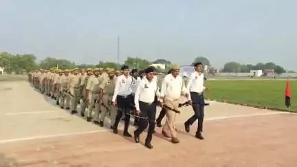 मंझनपुर: त्योहारों की सुरक्षा में पुलिस लाइन में पुलिस ने दिखाया सशक्त दम, भव्य परेड के साथ सफल बलवा ड्रिल का किया आयोजन