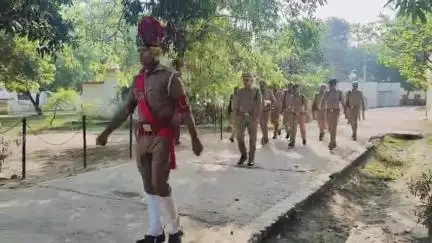 हरदोई: पुलिस लाइन में हुई परेड की सलामी एसपी नीरज कुमार जादौन ने ली, पुलिस लाइन का निरीक्षण कर दिए निर्देश
