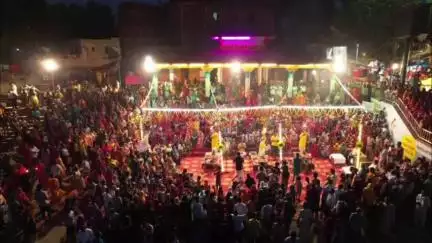 बक्सर: बक्सर के रामरेखा घाट पर माँ गंगा आरती का आयोजन, डीएम भी हुए शामिल