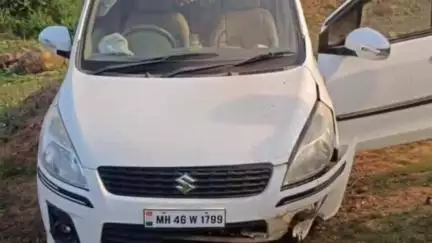 हनुमना: हनुमना बाईपास पर टायर फटने से पलटी तेज रफ्तार कार, बाल-बाल बचे सवार, मौके पर पहुंची पुलिस