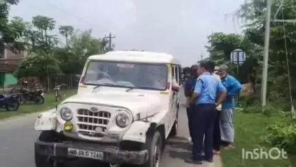 মানিকচক: দামোদর পুর এলাকায় বেসরকারি বাসের ধাক্কা সাইকেল ও টোটোতে,আশঙ্কাজনক এক নাবালক