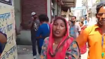 रुद्रपुर: ट्रांजिट कैंप थाना क्षेत्र के वार्ड नंबर 4 में युवक ने महिला पर्यावरण मित्र से की मारपीट