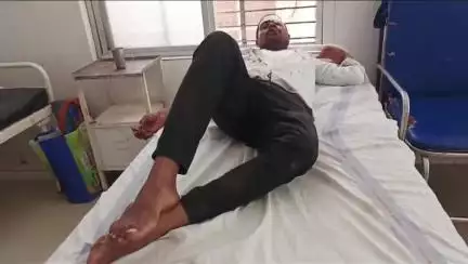 पन्ना: कुत्ते और बाइक की टक्कर में गहरा निवासी युवक गंभीर रूप से घायल, ज़िला अस्पताल में भर्ती