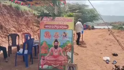 బుక్కపట్నం చెరువు కట్టపై వీరబ్రహ్మేంద్రస్వామి ఆలయ నిర్మాణానికి భూమి పూజ చేసిన ఎమ్మెల్యే సింధూర