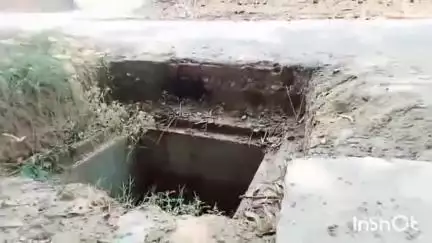 मितौली: जल निगम विभाग द्वारा रमुआपुर से बेहडा जाने वाली रोड पर खोदा गया गड्ढा हादसे को दे रहा दावत #Jansamasya