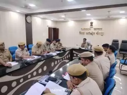 पुलिस अधीक्षक श्री सुमित मेहरडा ने कल शाम कलेक्ट्रेट सभागार में जिले के पुलिस अधिकारियों की क्राइम मीटिंग ली