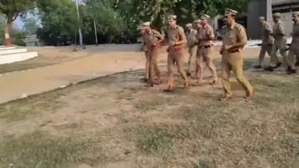 कन्नौज: पुलिस लाइन में पुलिस कर्मियों के साथ दौड़ लगाते दिखे एसपी विनोद कुमार, जानें क्या थी वजह
