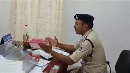 सिवनी: बकरीद को लेकर डूंडासिवनी थाना परिसर में थाना प्रभारी ने वन रक्षकों के साथ की बैठक