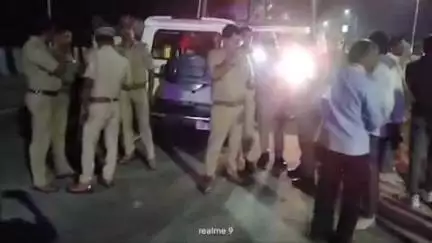 फतेहपुर: सनगांव के पास तेज रफ्तार ट्रक ने बोलेरो में मारी टक्कर, तीन की मौत व पांच लोग हुए घायल