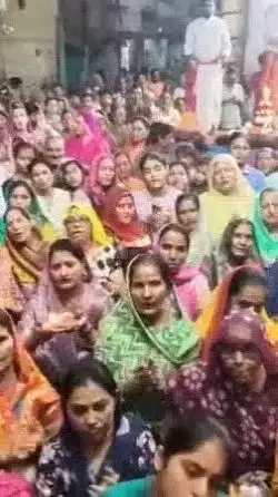अलवर: शहर के त्रिपोलिया महादेव मंदिर में मनाया गया गंगा दशहरा, काशी की तर्ज पर हुई महादेव की महा आरती