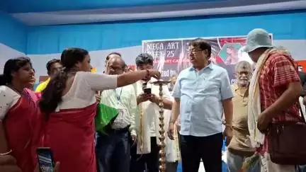 দিনহাটা ১: তিন দিনব্যাপী মেগা আর্ট মিটের সূচনা দিনহাটা শহরে,উপস্থিত মন্ত্রী উদয়ন গুহ