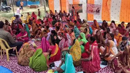 SANDESH PRAKHAND KE AKHGAON PANCHAYAT ME KISAN CHAUPAL EWAM KRISHI SANKALP ABHIYAN KIYA GAYA 06-06-2025