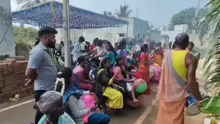 திருப்பத்தூர்: அம்பேத்கர் நகர் பகுதியில் அமைந்துள்ள ஸ்ரீ முத்துமாரியம்மன் ஆலய  மகா கும்பாபிஷேகம்  நடைபெற்றது