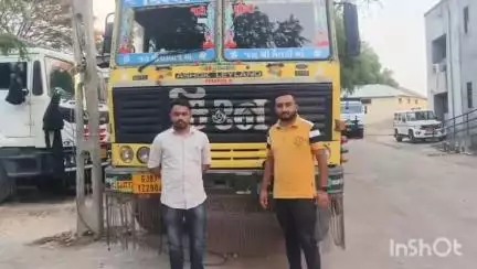 વઢવાણ: ગેબનશાપીર સર્કલ પાસે ગેરકાયદેસર ખનીજ વહન કરતું ડમ્પર સહીત રૂપિયા ૩૫.૧૭ લાખનો મુદ્દામાલ સીઝ કરાયો