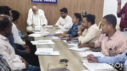 सिरोंज: शहर में चल रहे निर्माण कार्यों को लेकर एसडीएम ने ठेकेदारों को समय सीमा में कार्य पूर्ण करने के निर्देश दिए