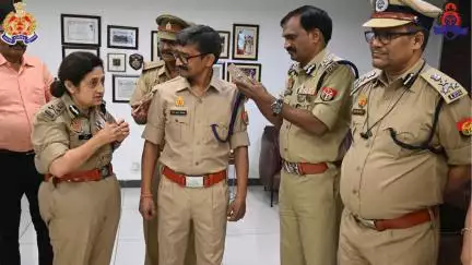 पुलिस महानिदेशक प्रशिक्षण द्वारा प्रशिक्षण निदेशालय के CA को प्रोन्नति पर बधाई देते हुए pipping सेरेमनी की गई