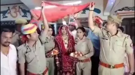 गोंडा: धन्नीपुरवागांव में SP विनीत जायसवाल और UP STF CO डीके शाही बने घराती, महिला पुलिस कर्मियों ने उदयकुमारी की शादी करवाई