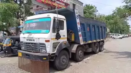 અંકલેશ્વર: બી ડિવિઝન પોલીસે આમલાખાડી બ્રિજ પાસેથી વેસ્ટ હેઝાર્ડસ ભરેલ હાઈવા ટ્રક મળી કુલ 7 લાખથી વધુનો મુદ્દામાલ કબ્જે કર્યો