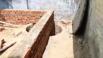 तमकुही राज: करजहा में सरकारी योजनाओं को ध्वस्त कर रहे सरकारी अधिकारियों पर ग्रामीणों ने उठाया सवाल