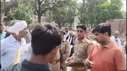 पुवायां: रामनगर मोहल्ले में घरेलू कलह के चलते विवाहिता ने फांसी लगाकर की आत्महत्या, पुलिस ने शव को पोस्टमॉर्टम के लिए भेजा