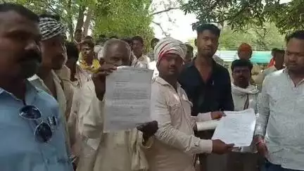 नरसिंहपुर: नरसिंहपुर : बांध निर्माण से बेघर ग्रामीणों ने कलेक्ट्रेट में किया प्रदर्शन जमीन के बदले जमीन की मांग #jansamsya
