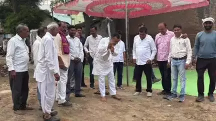 बड़वानी: विधायक श्री मंडलोई ने लोनसरा में नवीन पंचायत भवन निर्माण कार्य का किया भूमिपूजन