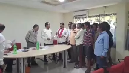 సిరిసిల్ల: పవర్లూమ్ కార్మికులకు రావలసిన యారన్ సబ్సిడీ ఇవ్వాలని CITU ఆధ్వర్యంలో చేనేత జౌళి శాఖ జాయింట్ డైరెక్టర్ NV రావుకు వినతి