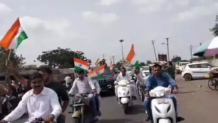 જામનગર શહેર: ભારતીય સેનામાં ફરજ બજાવી નિવૃત થયેલા જવાનનું યાદવનગર ખાતે રેલી યોજી સન્માન કરાયુ