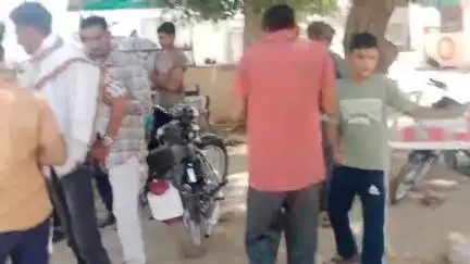 सिद्धमुख: सिद्धमुख के क्षेत्र गांव धोलिया की कमेटी ने एकादशी के उपलक्ष्य में शरबत पानी ठंडा पिलाकर मनाया निर्जला एकादशी पर्व