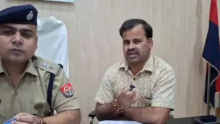 गाज़ीपुर: गाजीपुर जिले के विभिन्न थाना क्षेत्रों में पुलिस ने 40 तस्करों के ठिकानों पर की छापेमारी, एसपी डॉ ईरज राजा ने दी जानकारी