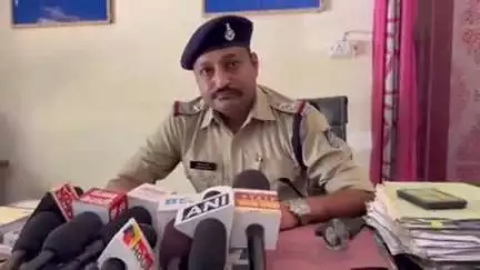 निवाड़ी: यथार्थ हॉस्पिटल में प्रसूता महिला द्वारा बच्ची का हाथ तोड़ने के मामले की जांच करने की बात चौकी प्रभारी ने कही