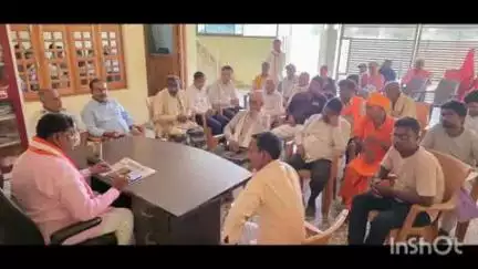 बलरामपुर: सदर विधायक पलटू राम ने गोविंद बाग स्थित आवास कैंप कार्यालय पर जनता दर्शन में सुनी क्षेत्रवासियों की समस्याएं