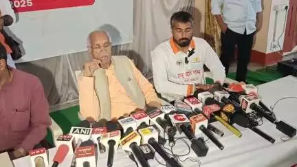 कार सेवक पुरम में प्रेस वार्ता के दौरान चंपत राय ने कहा: अभी राम दरबार के दर्शन नहीं होंगे