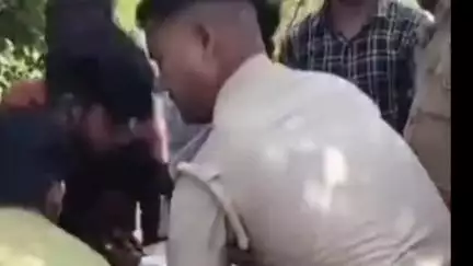 नवाबगंज: सद्दीपुर सिहाली मार्ग पर पिकअप और बाइक की टक्कर, बाइक सवार हुए घायल, पिकअप चालक मौके से फरार